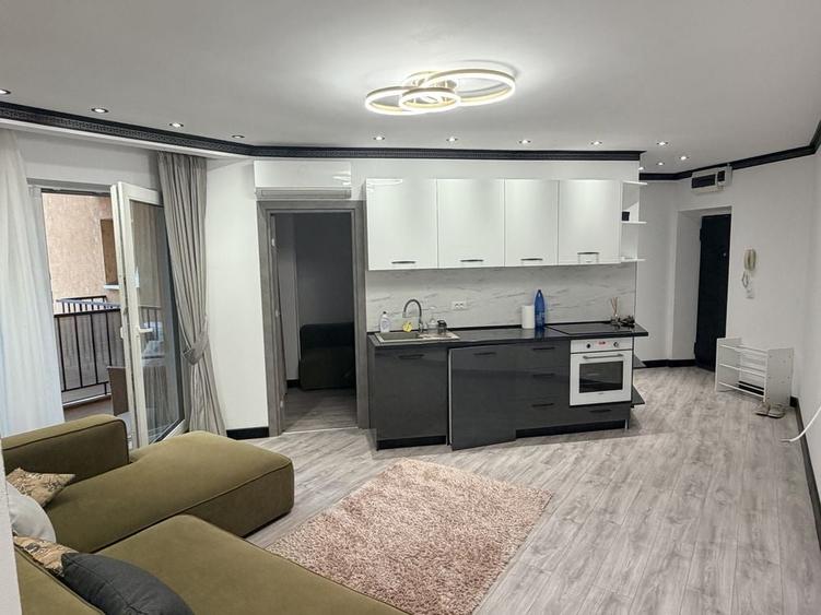 Apartament cu 3 camere decomandat în Ștefan cel Mare
