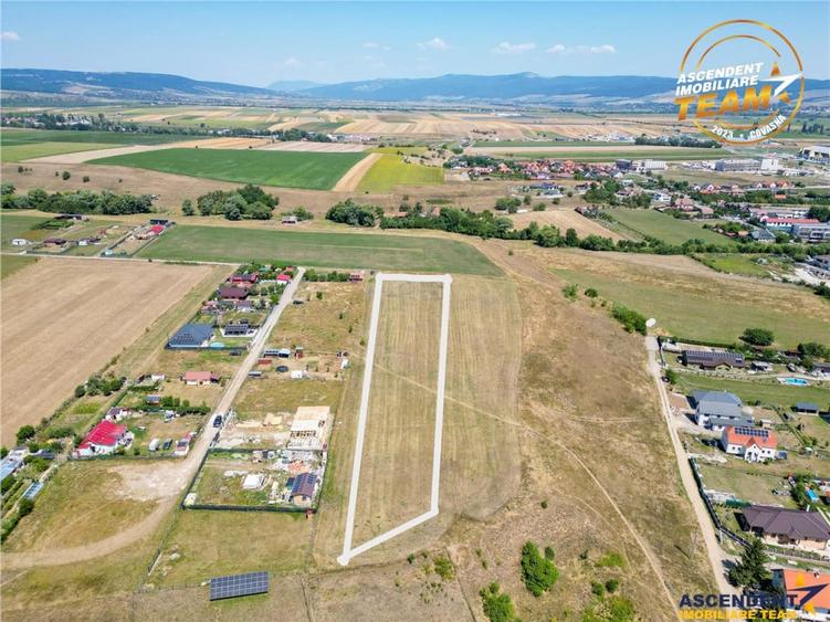 Teren de 5300 mp, în Central
