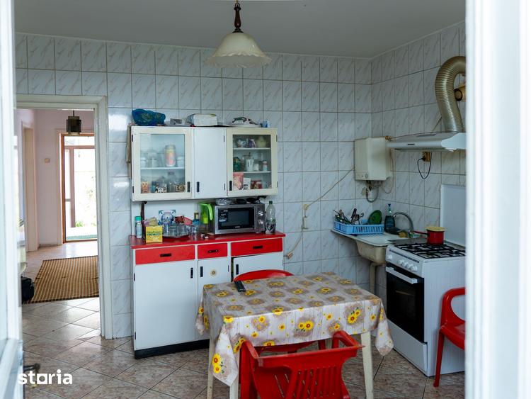 Casă cu 5 camere cu Teren 216 Mp în Giurgiului