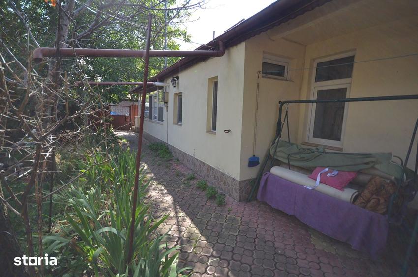 Casă cu 4 camere cu Teren 600 Mp în Andronache