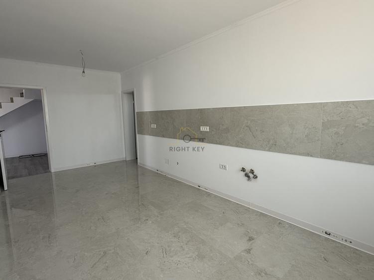 Casă individuală cu 4 camere cu Garaj în Țegheș