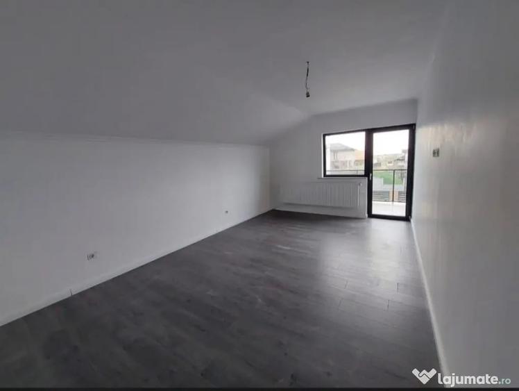 Casă cu 5 camere cu Teren 430 Mp în Central