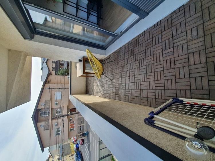 Apartament cu 3 camere decomandat în Domenii