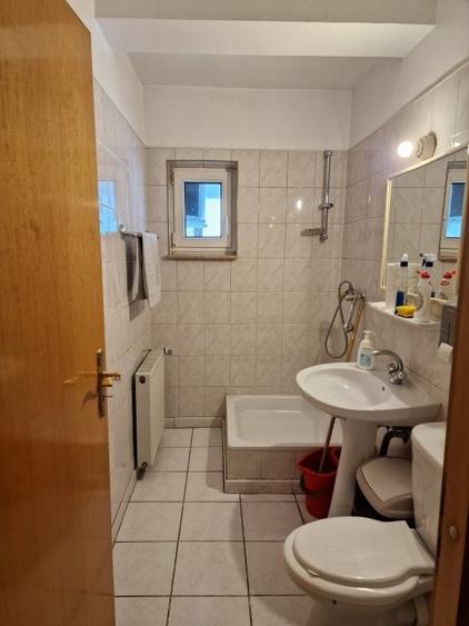 Casă individuală cu 15 camere cu Garaj în Unirii