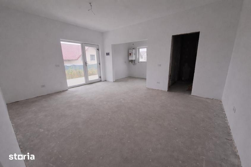 Apartament cu 3 camere în Ciurea