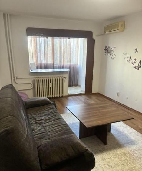 Apartament cu 2 camere decomandat, mobilat în Basarabia