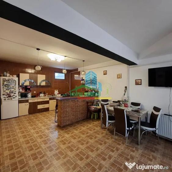 Casă cu 5 camere cu Teren 157 Mp în Central