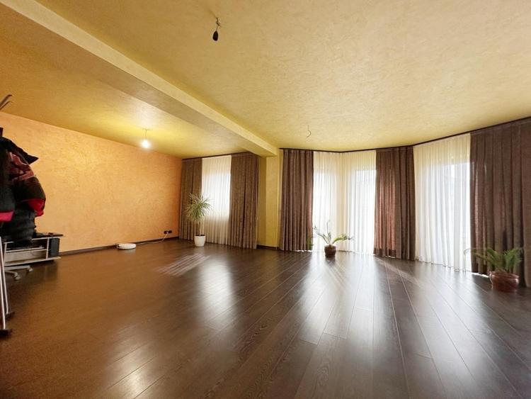 Casa Individuala, P+1, 260 mp, Finisaje Calitative - Sag - 8