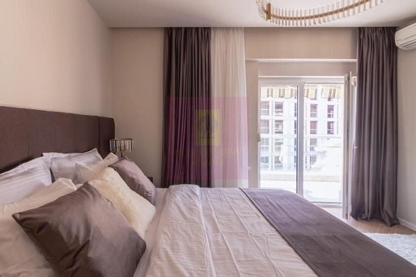 Apartament cu 3 camere semidecomandat în Herăstrău