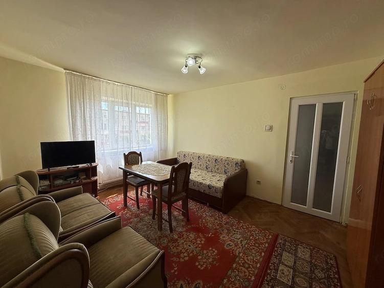 Apartament cu 2 camere semidecomandat în Gojdu