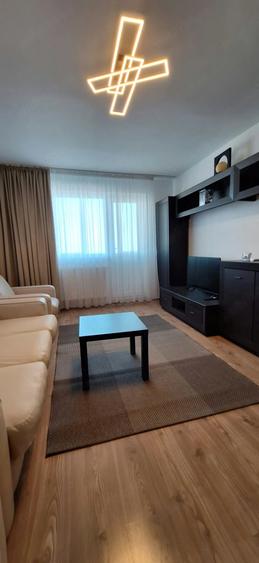 Apartament cu 3 camere decomandat, mobilat în Tomis Nord