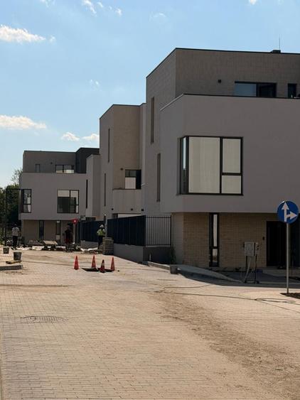 Casă cu 5 camere cu Canalizare în Pipera
