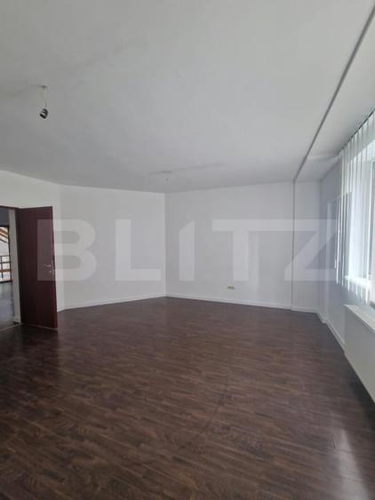 Apartament cu 3 camere decomandat în Centrul Civic