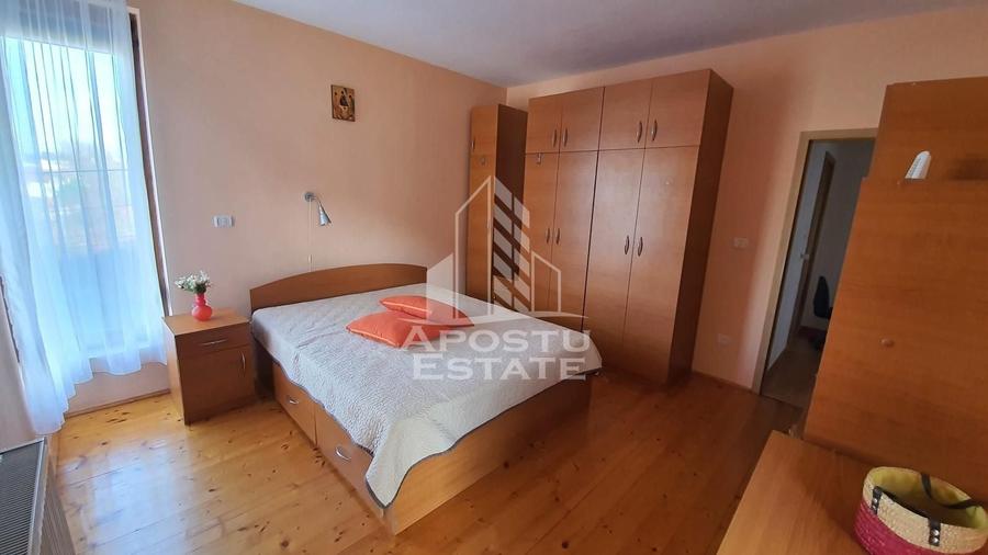 Apartament cu 3 camere semidecomandat, mobilat în Braytim