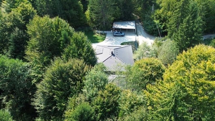 Casă individuală cu 3 camere cu Canalizare în Central