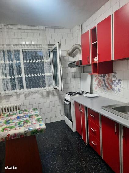 Apartament cu 2 camere decomandat în Tei