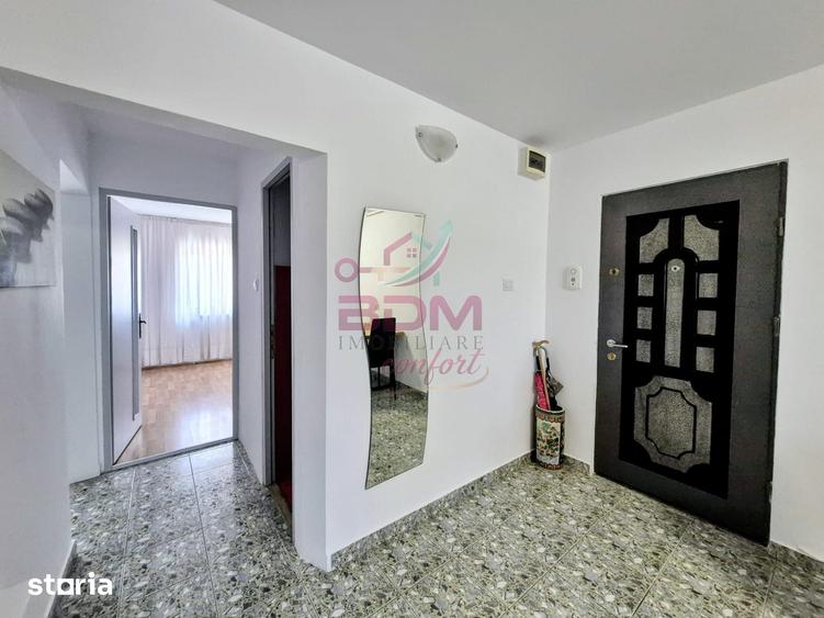 Apartament cu 3 camere decomandat în Micro 1