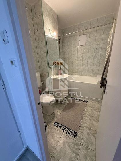 Apartament cu 2 camere semidecomandat în Spitalul Județean