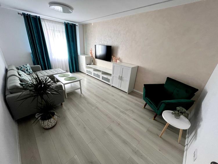 Apartament cu 3 camere decomandat în Central