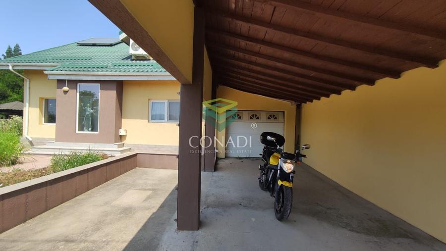 Casă individuală cu 5 camere cu Canalizare în Tamași