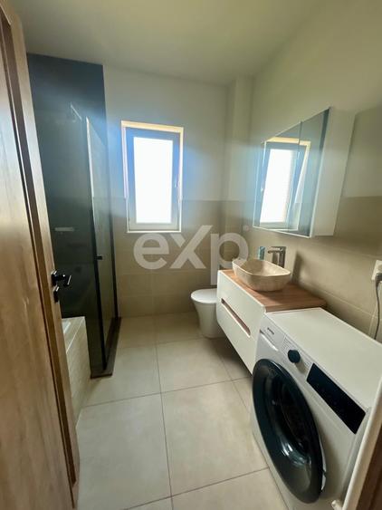 Apartament cu 2 camere decomandat, mobilat în Tractorul