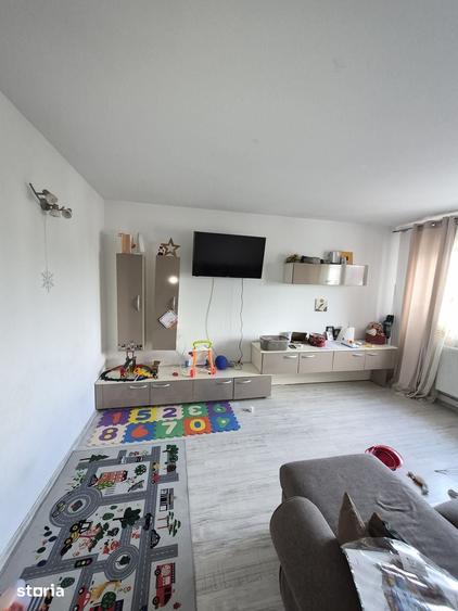 Apartament cu 3 camere decomandat în Valea Lupului