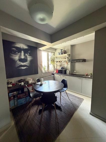 Apartament cu 3 camere decomandat în Calea Victoriei