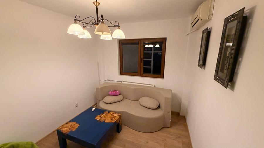 Apartament cu 2 camere decomandat în Polonă