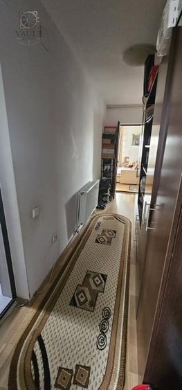 Apartament cu 3 camere semidecomandat, mobilat în Dragomirești-Deal