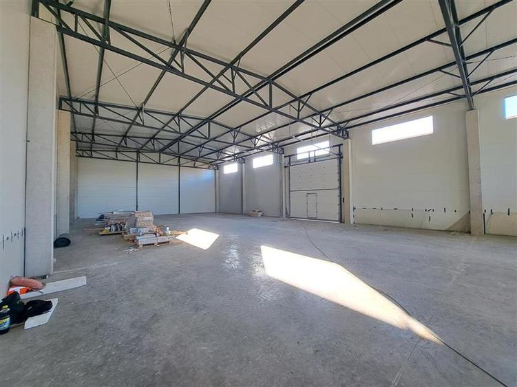Spațiu comercial, de 585 mp, în Apahida