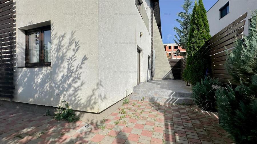 Duplex cu 3 camere cu Canalizare în Nord-Est