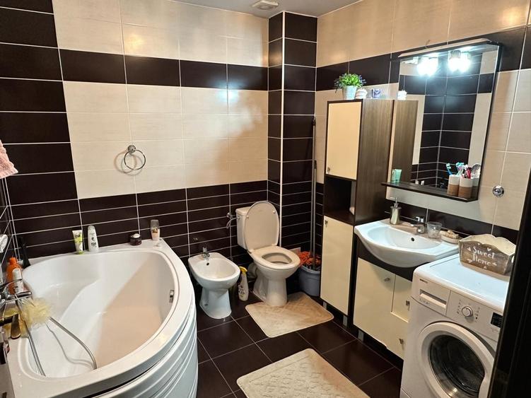 Apartament cu 3 camere decomandat în Ultracentral