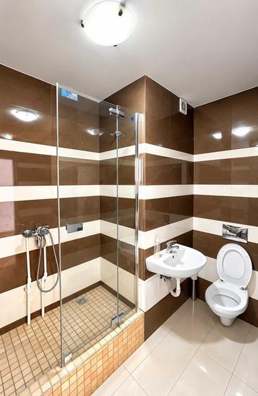 Spațiu comercial, de 97 mp, în Central