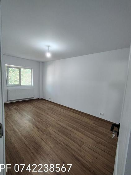 Apartament cu 2 camere decomandat în Nicolina