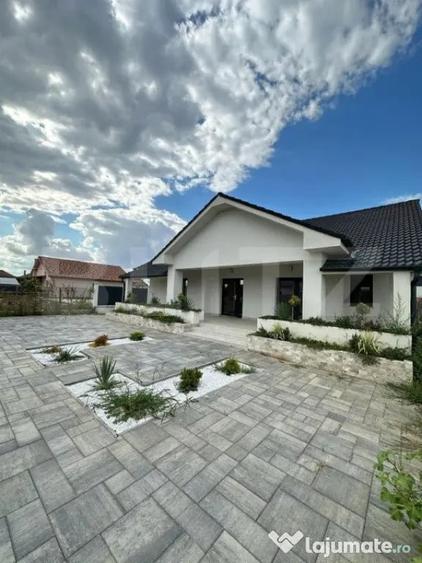 Casă cu 7 camere cu Teren 488 Mp în Seleuș