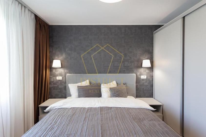 Apartament cu 3 camere semidecomandat, mobilat în Central