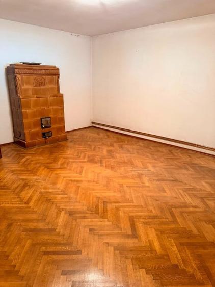 Vand Casa - Codlea, str.T.Vladimirescu, nr.9 jud. Brasov - 7 camere - 4
