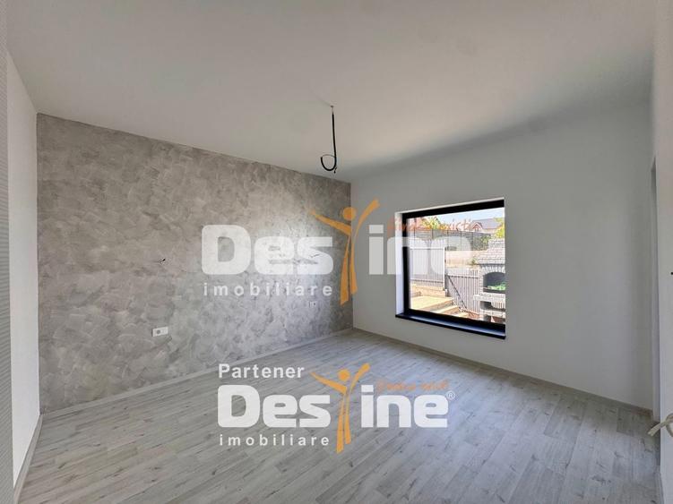 Casă individuală cu 4 camere cu Canalizare în Deal