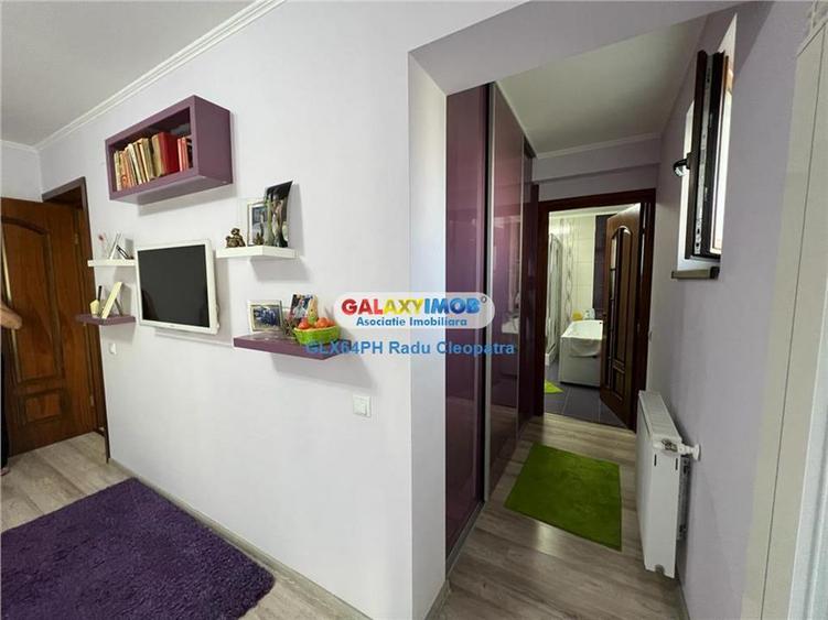 Casă cu 5 camere cu Garaj în Central