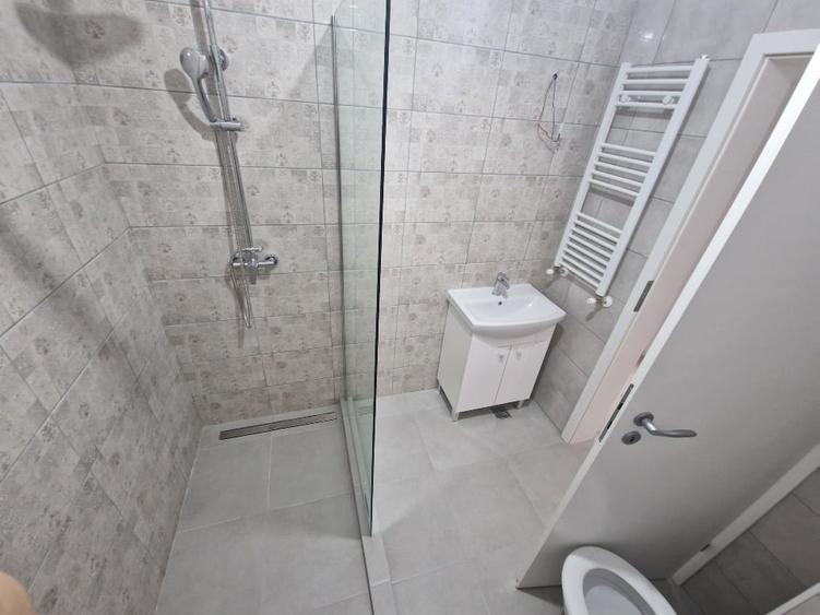Garsonieră decomandată în Central