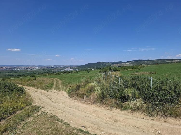 Teren de 3800 mp, în Șelimbăr