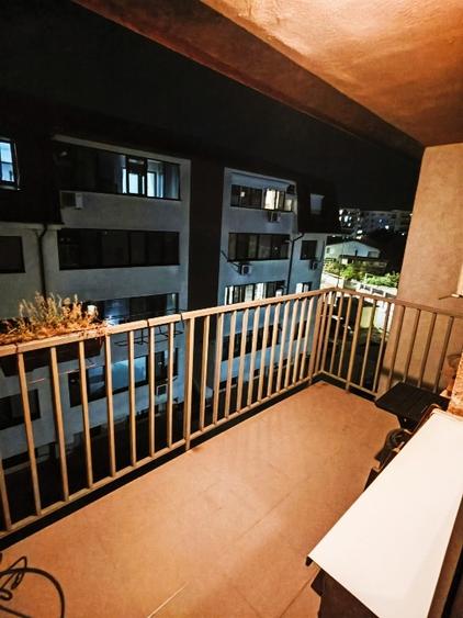 Apartament cu 3 camere decomandat, mobilat în Berceni