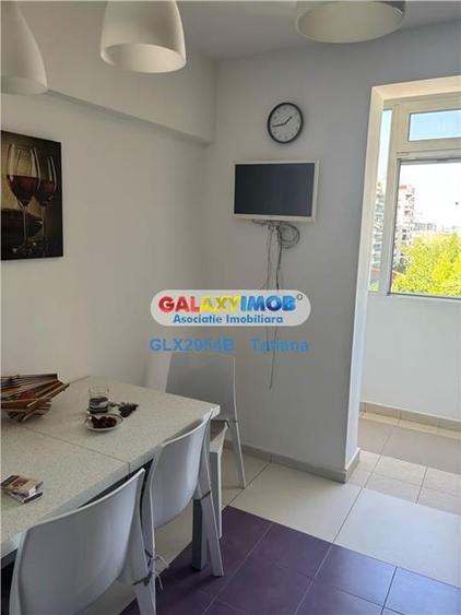 Apartament cu 3 camere semidecomandat, mobilat în Ștefan cel Mare