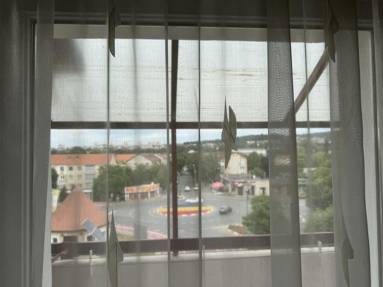 Apartament cu 3 camere decomandat în Central