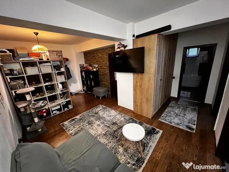 Apartament cu 3 camere decomandat în George Enescu