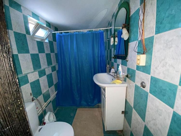 Casă cu 3 camere în Central