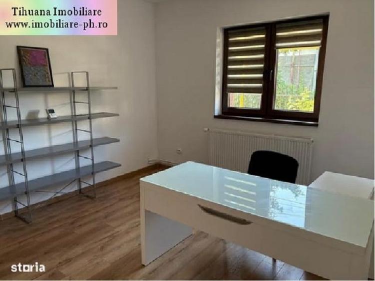 Casă cu 6 camere cu Canalizare în Central