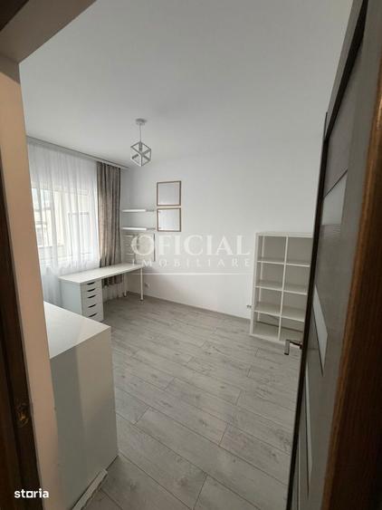 Apartament cu 3 camere semidecomandat, mobilat în Florești