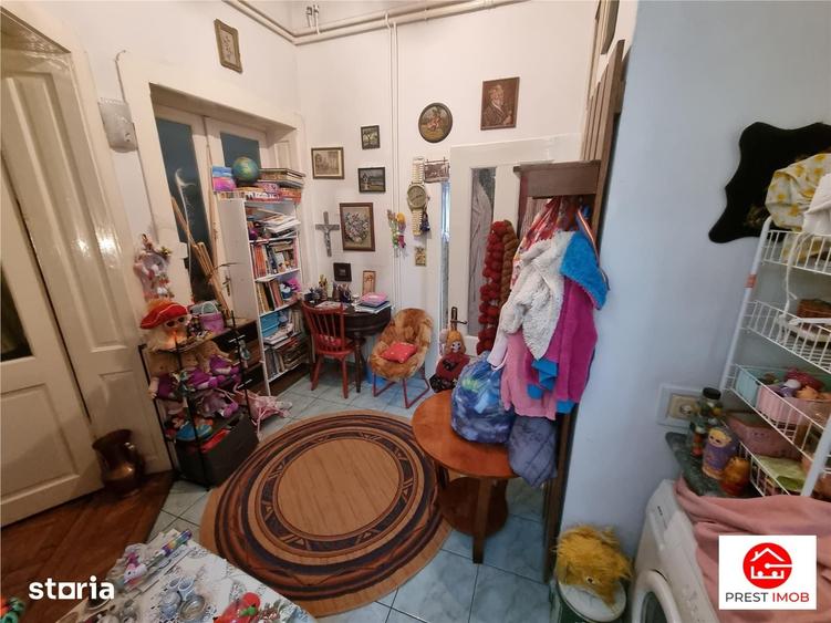 Casă cu 4 camere cu Teren 1344 Mp în Central
