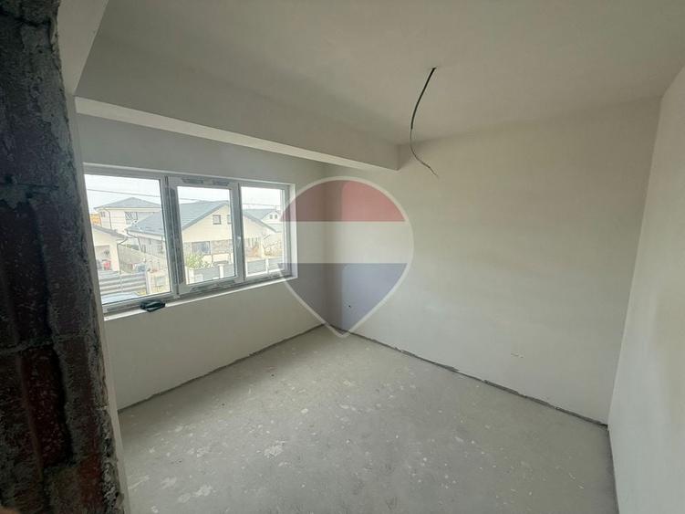 Casă individuală cu 4 camere cu Teren 377 Mp în Central